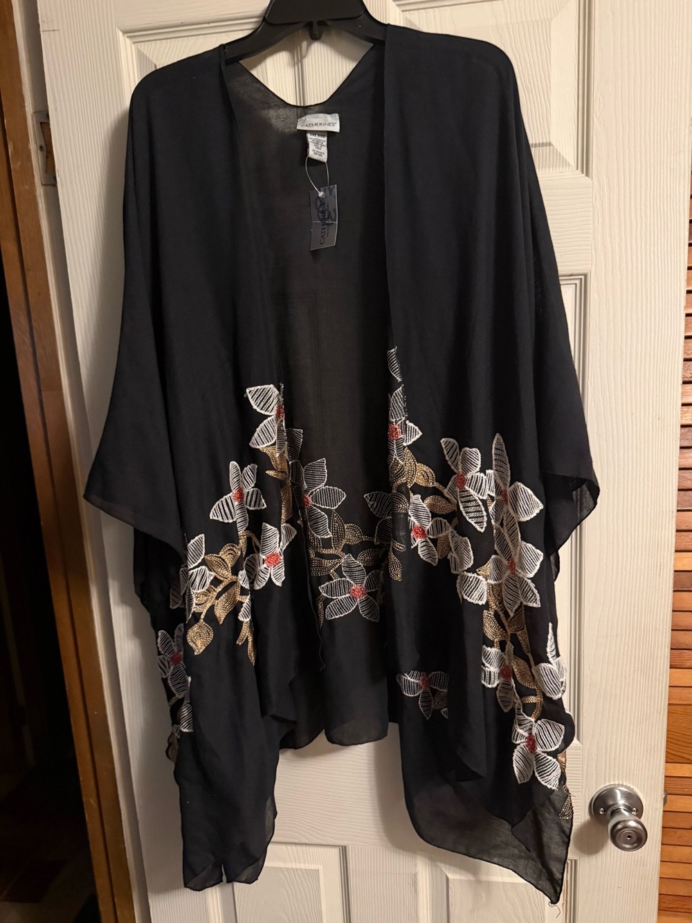 Catherines Embroidered Floral Resort wear Kimono one Size Black